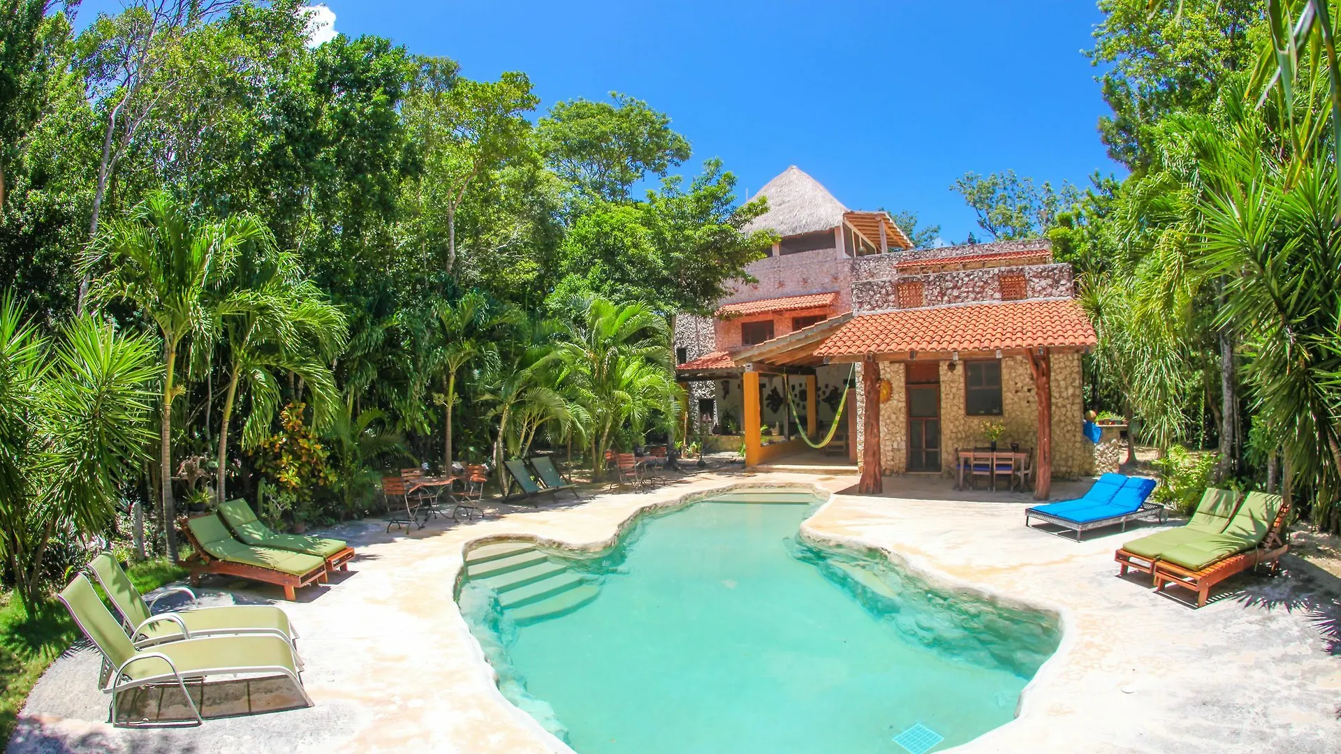 Casa Akumal Aparthotel