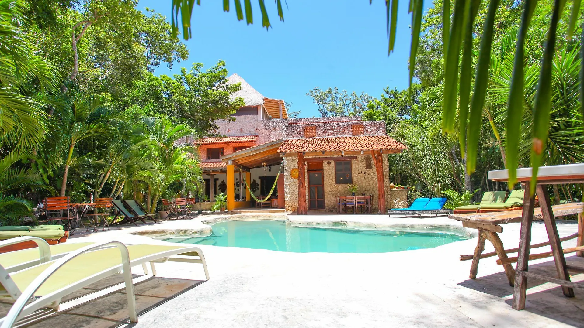 Casa Akumal Aparthotel